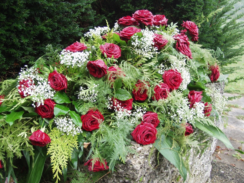 funeraire-GORBIO-min_roses-61203